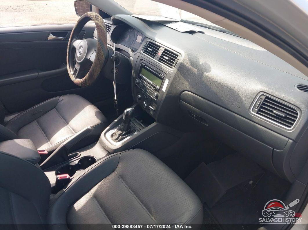 3VWDZ7AJ8BM370407 2011 VOLKSWAGEN JETTA photo no. 5