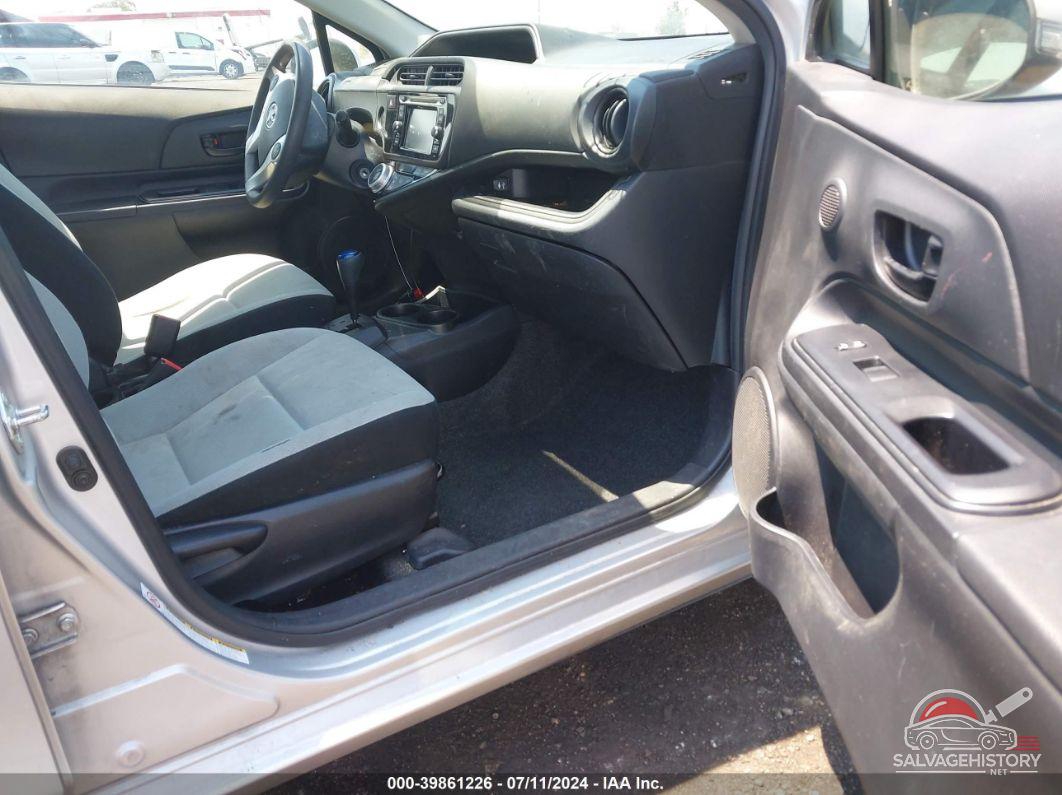 JTDKDTB35F1093056 2015 TOYOTA PRIUS C photo no. 5
