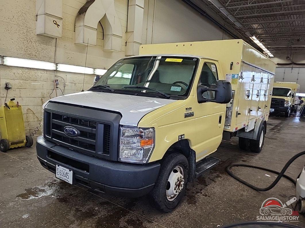 1FDXE4FSXJDC18937 2018 FORD E-450 CUTAWAY photo no. 3