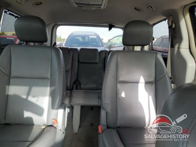 2V4RW3DG5BR767131 2011 VOLKSWAGEN ROUTAN photo no. 10