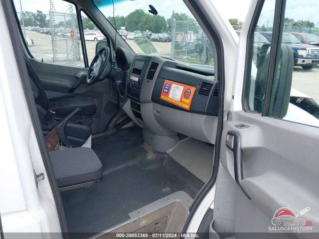 WD3PE8CB1B5565563 2011 MERCEDES-BENZ SPRINTER photo no. 5