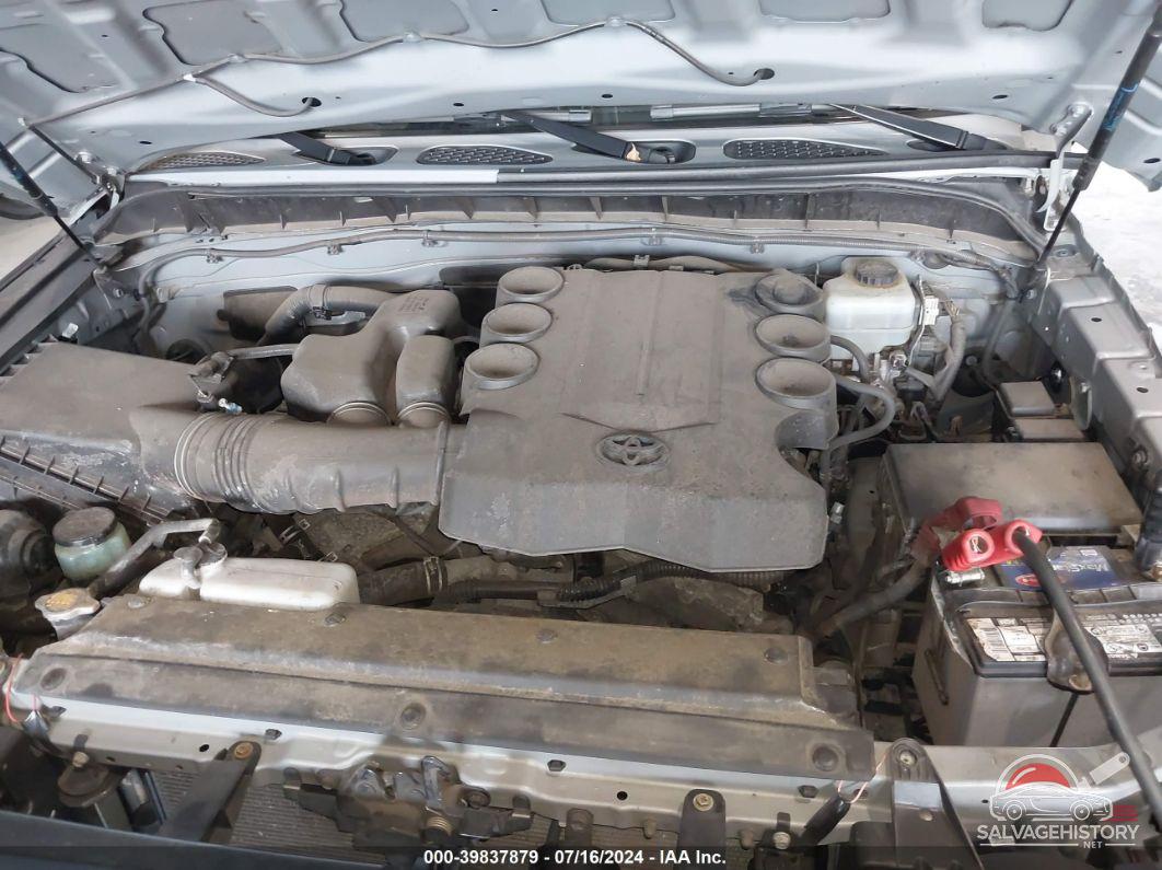 JTEBU4BF0DK158964 2013 TOYOTA FJ CRUISER photo no. 10