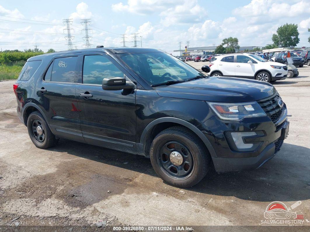 1FM5K8AR5JGC42847 2018 FORD POLICE INTERCEPTOR UTILITY photo no. 2