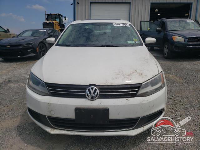 3VWB17AJ4EM368088 2014 VOLKSWAGEN JETTA photo no. 5