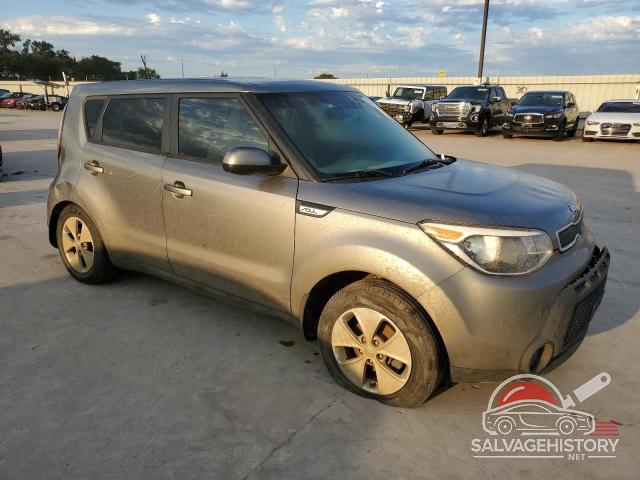 KNDJN2A25F7235009 2015 KIA SOUL photo no. 4