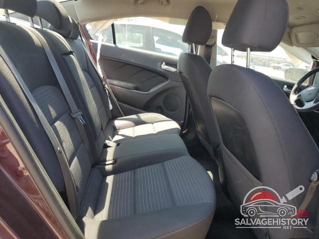 3KPFL4A78HE151465 2017 KIA FORTE photo no. 10