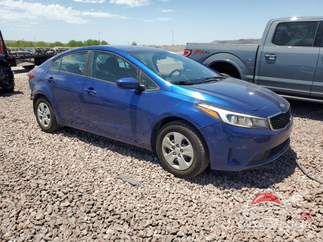 3KPFK4A75JE205670 2018 KIA FORTE photo no. 4