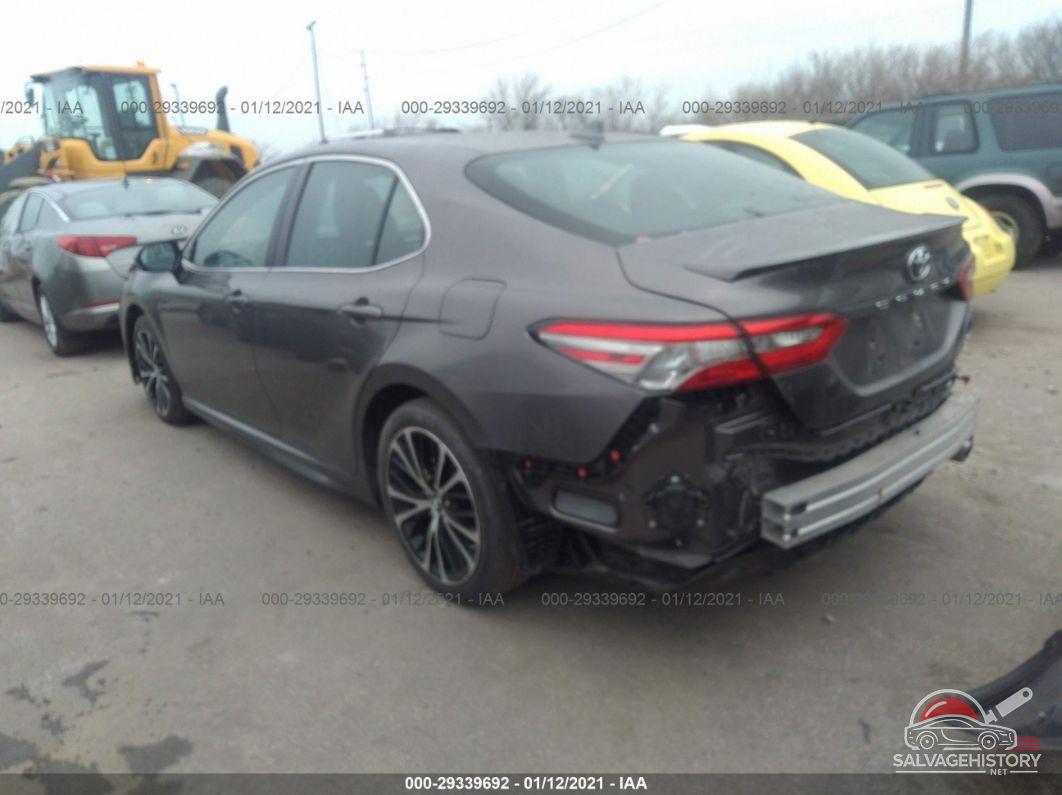 4T1B11HK0JU024077 2018 TOYOTA CAMRY photo no. 3