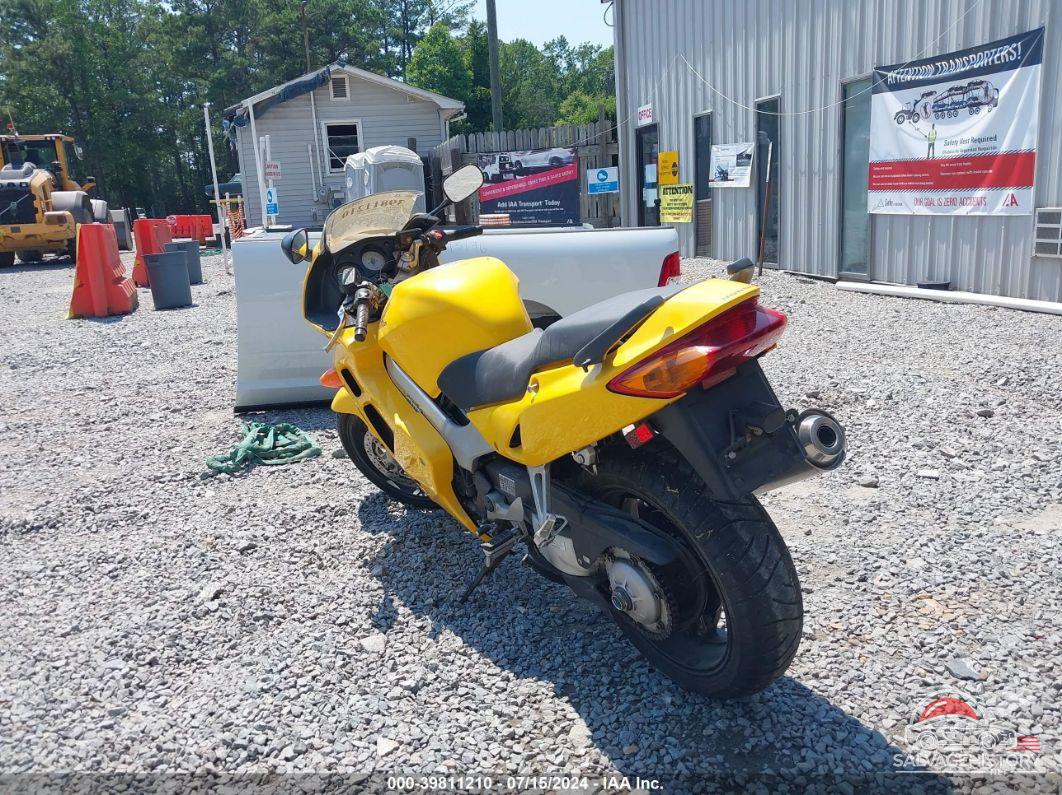 JH2RC4612YM200217 2000 HONDA VFR800 photo no. 3