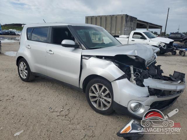 KNDJP3A58H7416733 2017 KIA SOUL photo no. 4