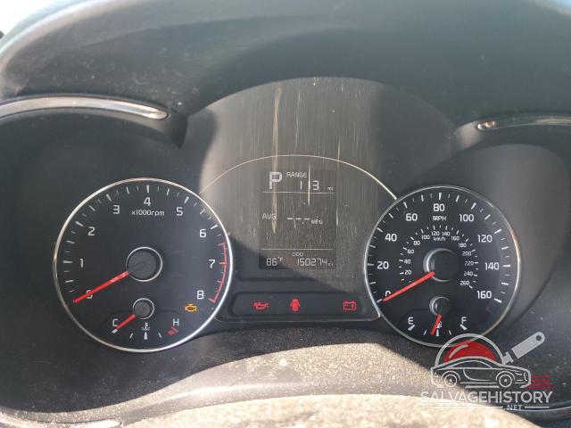 3KPFK4A76JE185302 2018 KIA FORTE photo no. 9