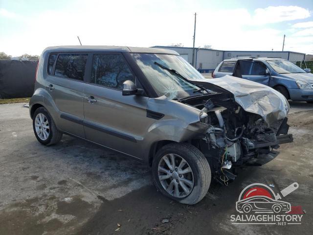 KNDJT2A62C7372865 2012 KIA SOUL photo no. 4