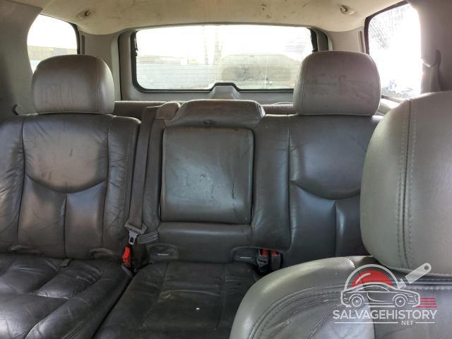 1GNEC13T94R227933 2004 CHEVROLET TAHOE photo no. 10