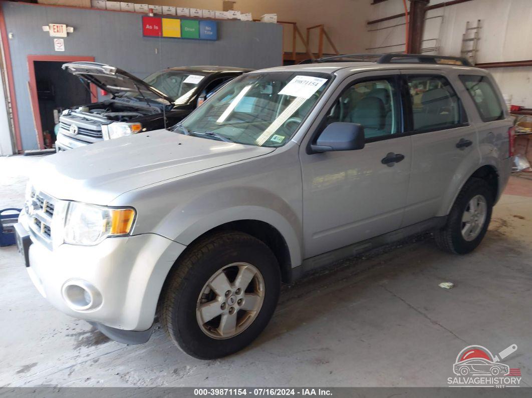 1FMCU0C7XAKC96012 2010 FORD ESCAPE photo no. 2