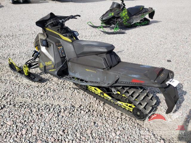 SN1TDV8R1NC817904 2022 POLA SNOWMOBILE photo no. 3