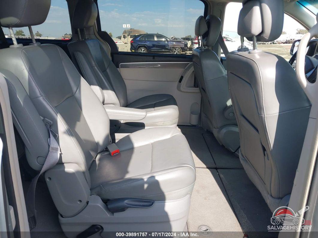 2V4RW3D1XAR295826 2010 VOLKSWAGEN ROUTAN photo no. 8