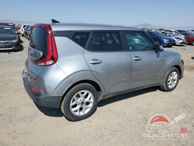 KNDJ23AU1N7806171 2022 KIA SOUL photo no. 3