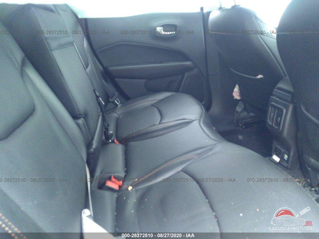 3C4NJDCB9KT656842 2019 JEEP COMPASS photo no. 8