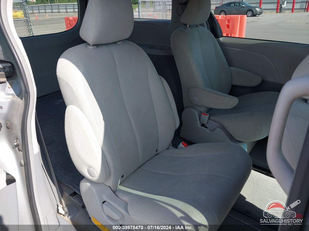 5TDZK3DC1DS394621 2013 TOYOTA SIENNA photo no. 8