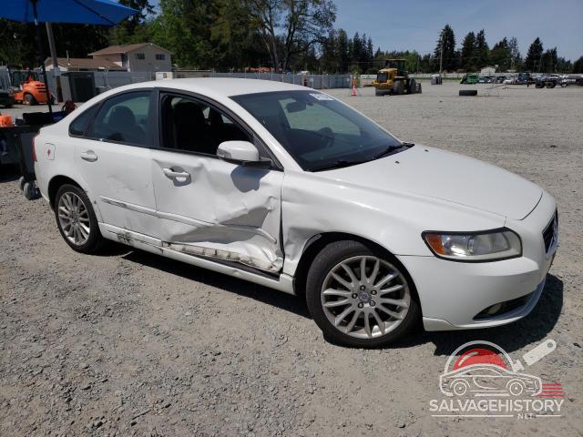YV1672MS9B2549498 2011 VOLVO S40 photo no. 4