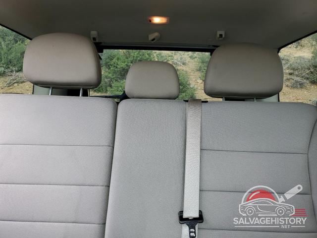 1FMCU5K36AKD22097 2010 FORD ESCAPE photo no. 10
