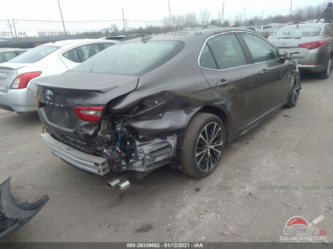 4T1B11HK0JU024077 2018 TOYOTA CAMRY photo no. 4