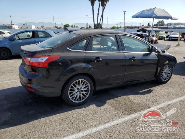 1FAHP3H28CL130672 2012 FORD FOCUS photo no. 3
