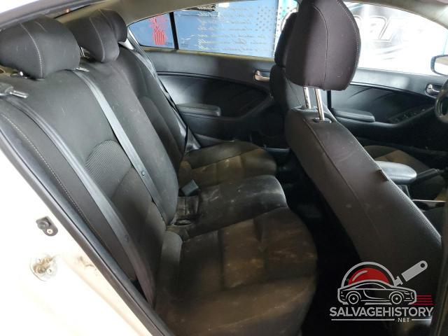 3KPFK4A71HE069130 2017 KIA FORTE photo no. 10