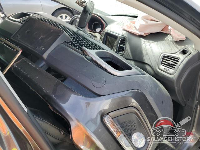 3C4NJDDB7KT733075 2019 JEEP COMPASS photo no. 8