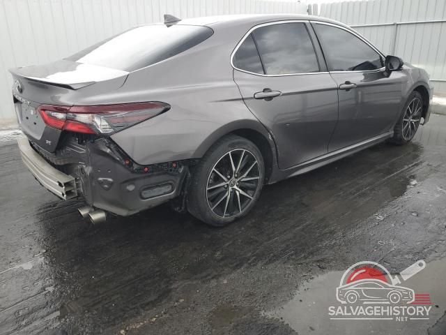 4T1G11AK7MU451356 2021 TOYOTA CAMRY photo no. 3