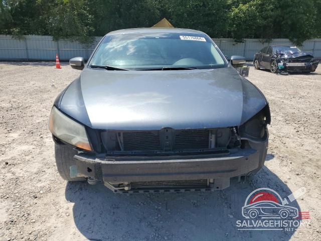 1VWBH7A32DC125800 2013 VOLKSWAGEN PASSAT photo no. 5