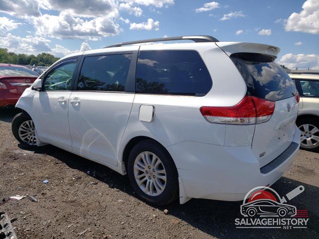 5TDYK3DC2DS356861 2013 TOYOTA All Models photo no. 2
