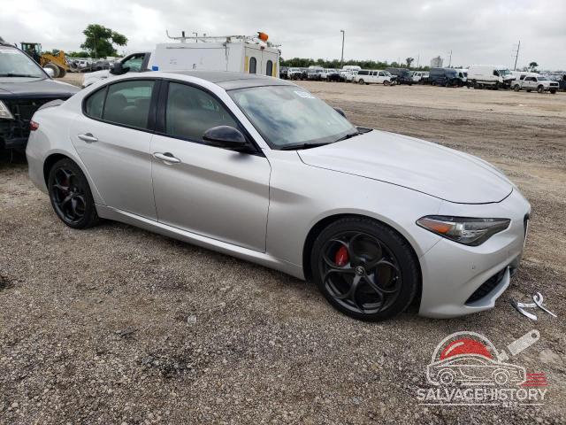 ZARFAEEN9J7597611 2018 ALFA ROMEO GIULIA photo no. 4