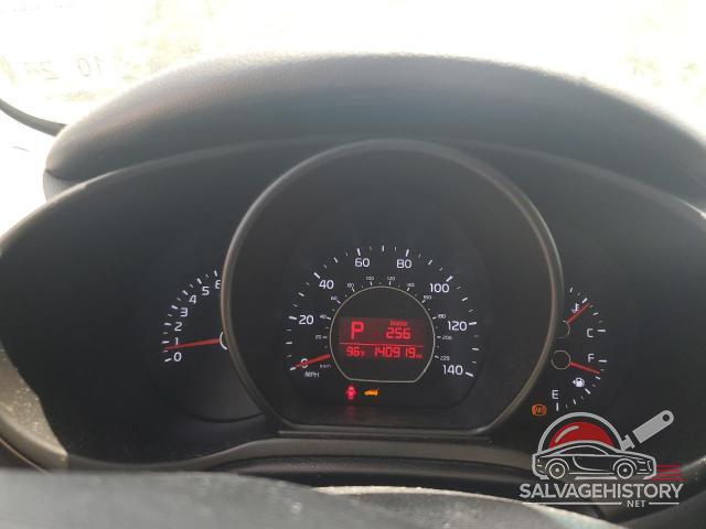 KNDJX3A55G7286683 2016 KIA SOUL photo no. 9