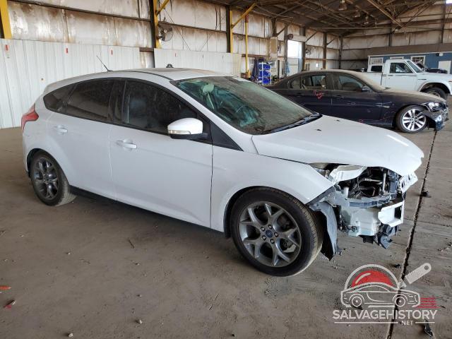 1FADP3K2XEL219279 2014 FORD FOCUS photo no. 4
