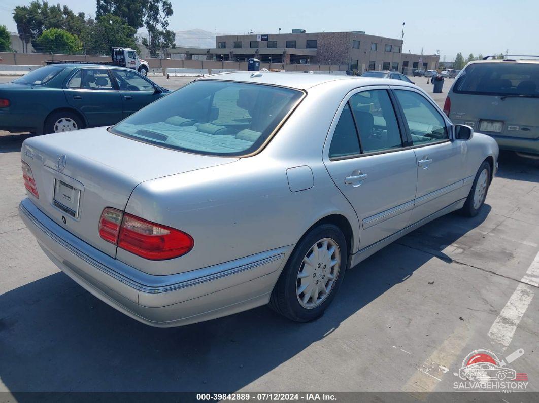 WDBJF65J41B318828 2001 MERCEDES-BENZ E photo no. 4