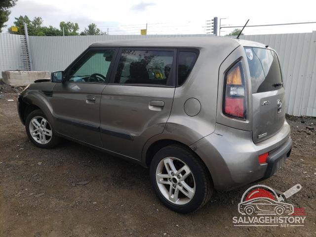 KNDJT2A2XA7064790 2010 KIA SOUL photo no. 2