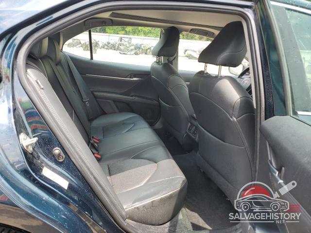 4T1B61HKXJU632349 2018 TOYOTA CAMRY photo no. 10