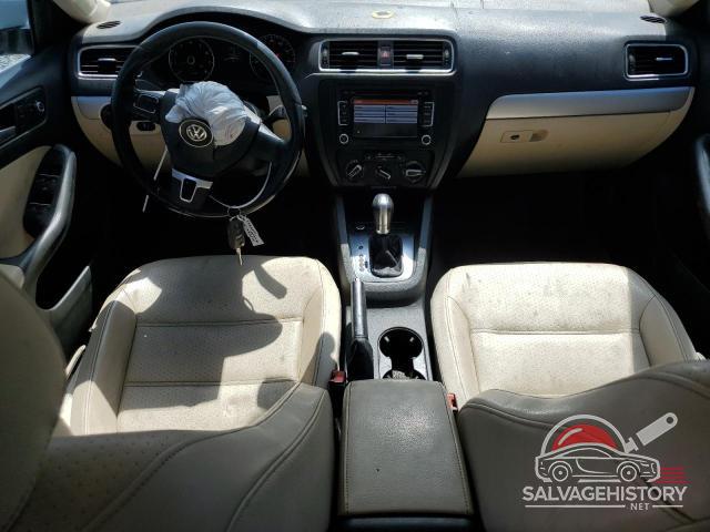 3VWD17AJ5EM433331 2014 VOLKSWAGEN JETTA photo no. 8