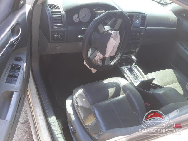 2C3AA53G05H690976 2005 CHRYSLER 300 photo no. 8