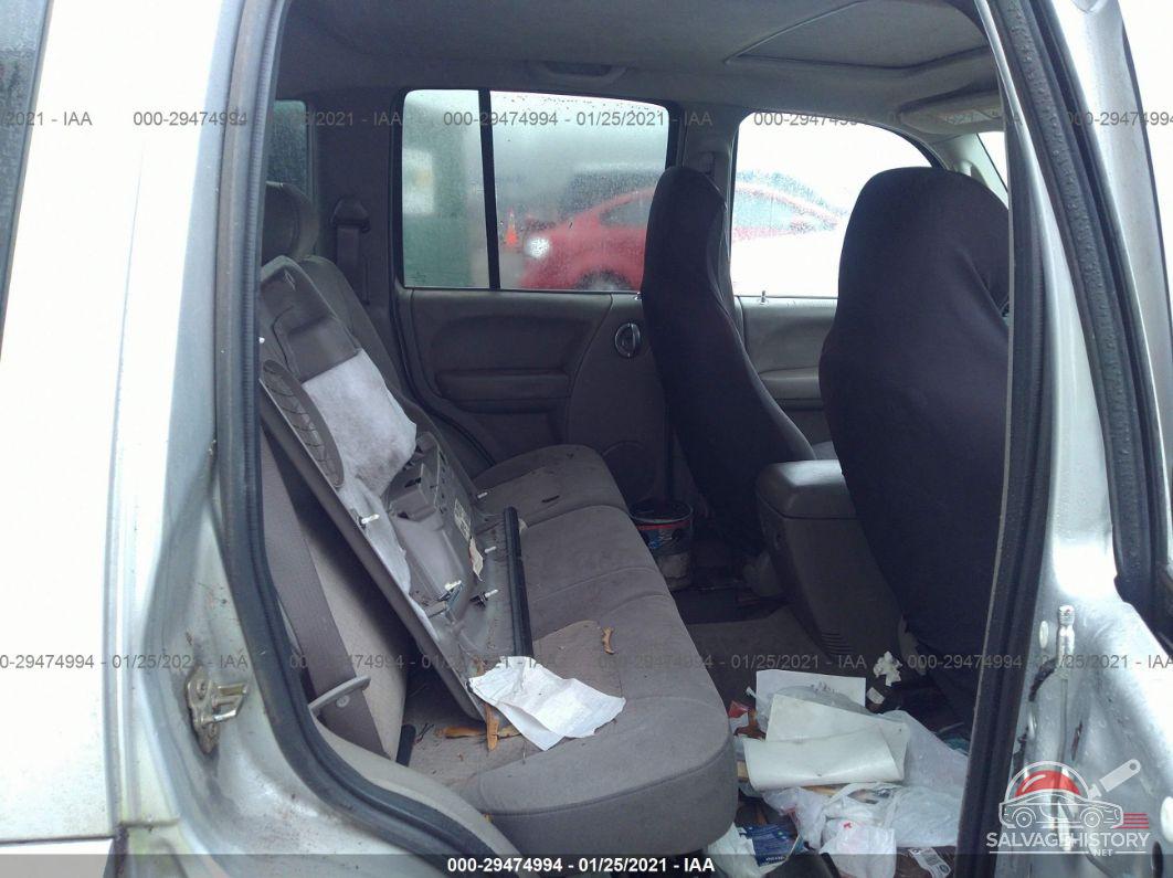 1J4GK58K54W107442 2004 JEEP LIBERTY photo no. 8