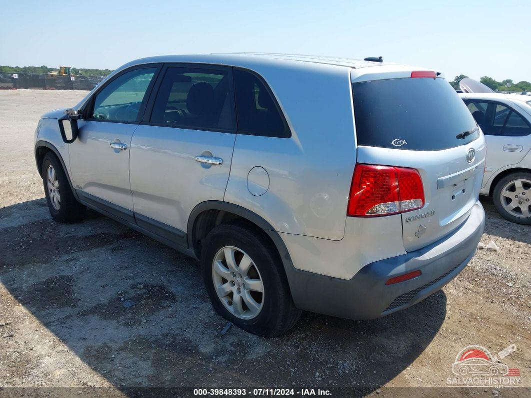 5XYKTCA13BG024928 2011 KIA SORENTO photo no. 3