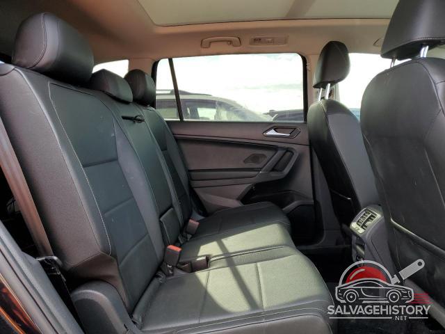 3VV3B7AX6JM070176 2018 VOLKSWAGEN TIGUAN photo no. 11