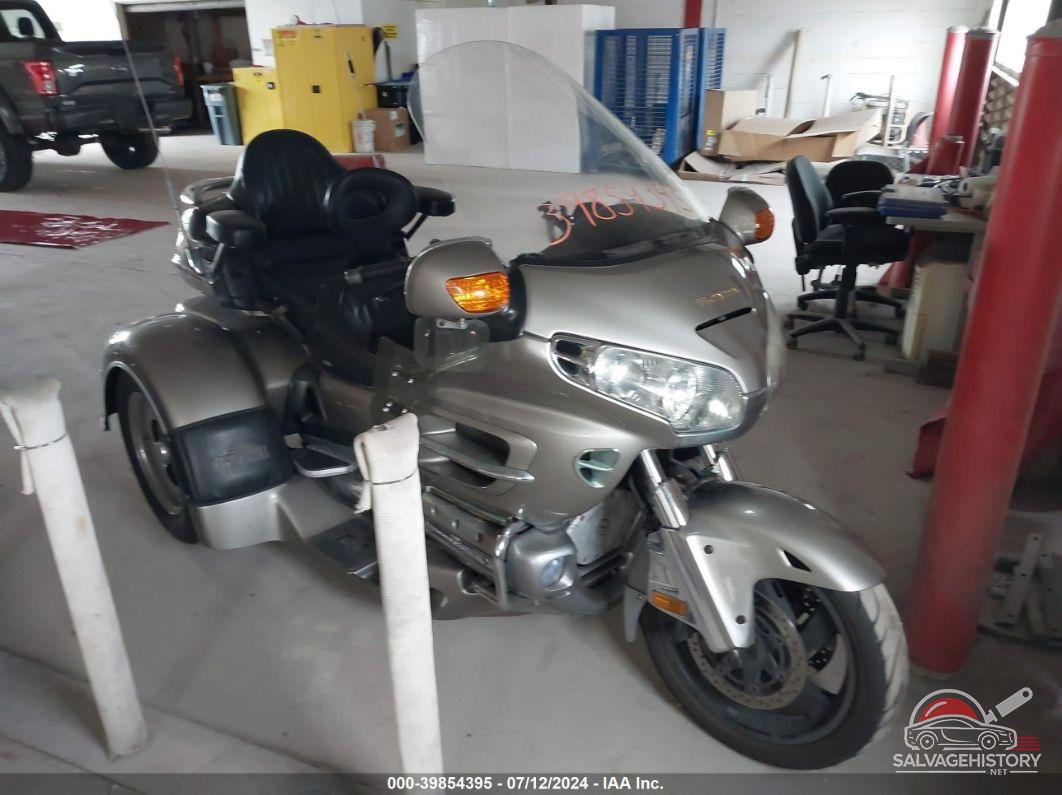 1HFSC47053A202222 2003 HONDA GL1800 photo no. 2