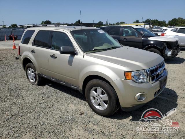 1FMCU0D76BKC63959 2011 FORD ESCAPE photo no. 4