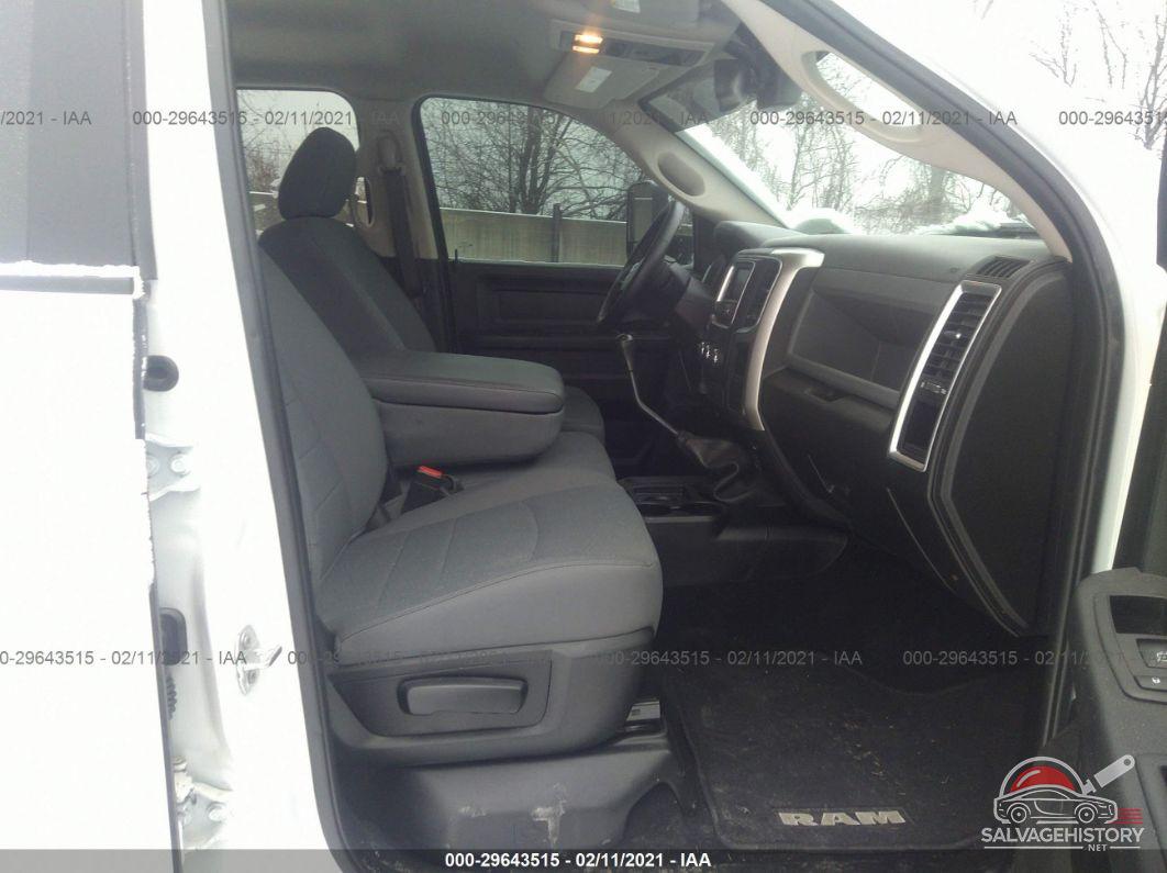 3C6UR5DL2JG425927 2018 RAM 2500 photo no. 5