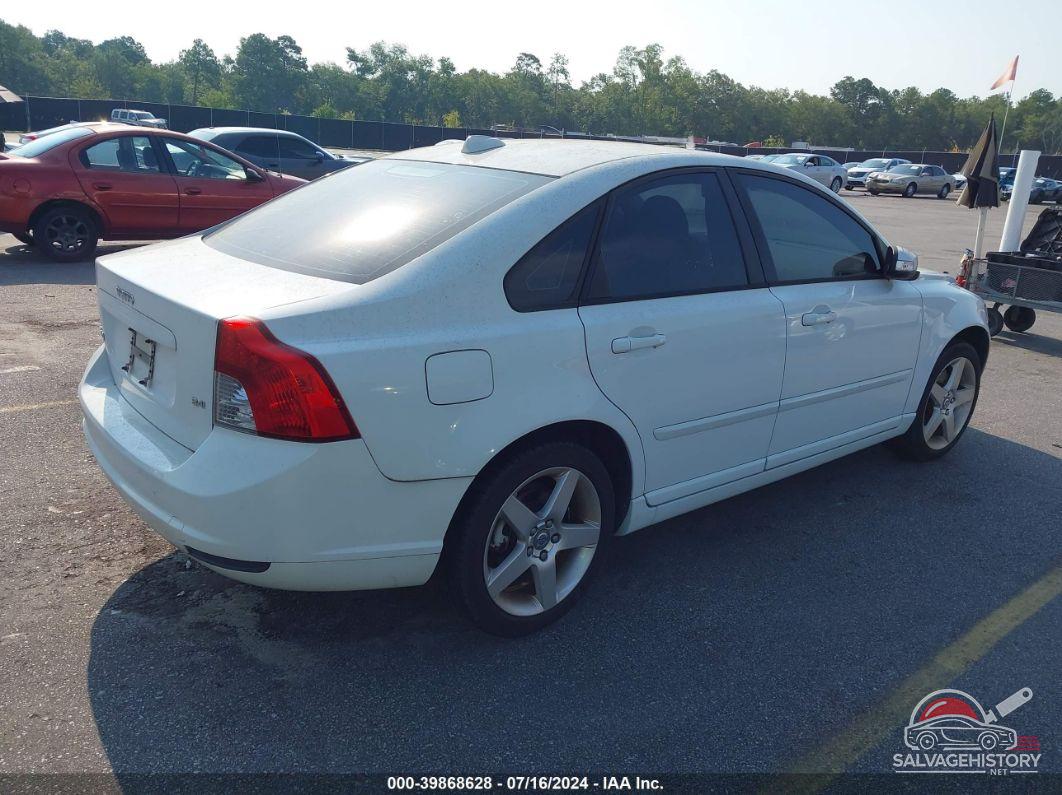 YV1MS390X82380779 2008 VOLVO S40 photo no. 4