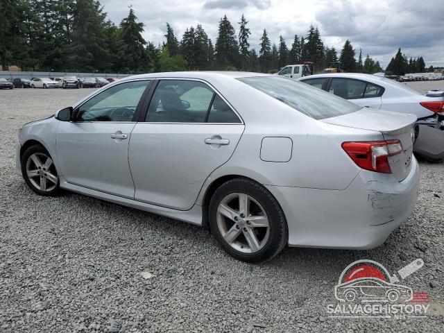 4T1BF1FK5EU421262 2014 TOYOTA CAMRY photo no. 2
