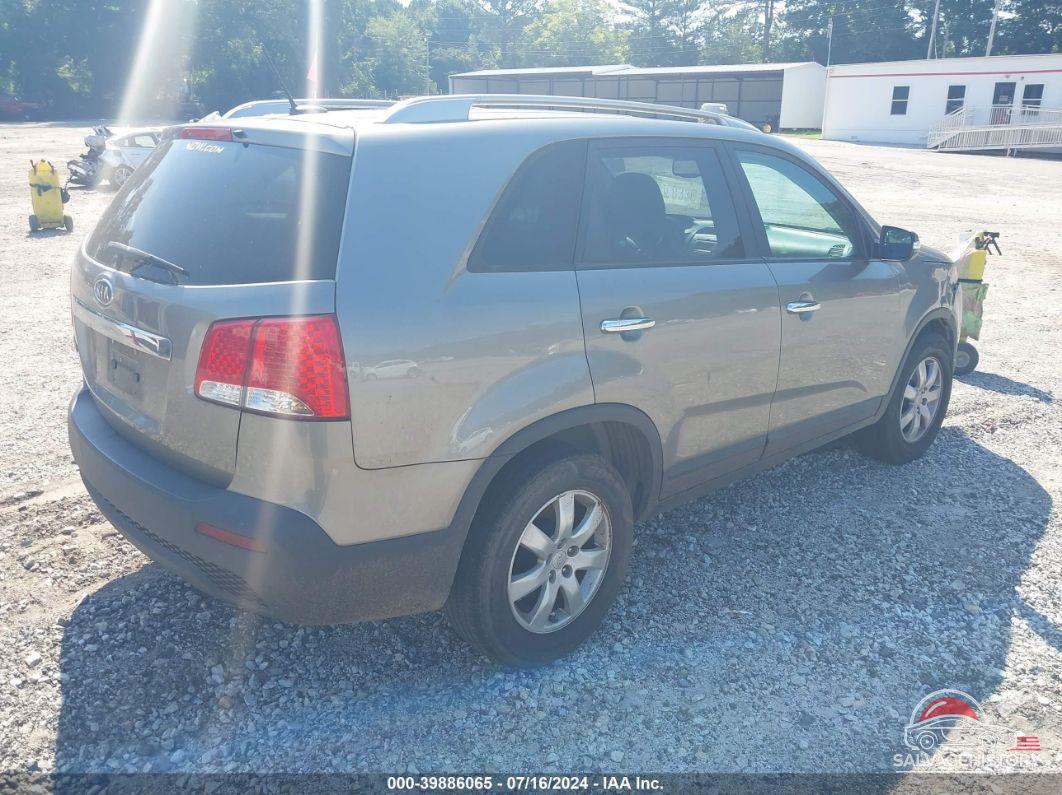 5XYKT3A1XBG052404 2011 KIA SORENTO photo no. 4