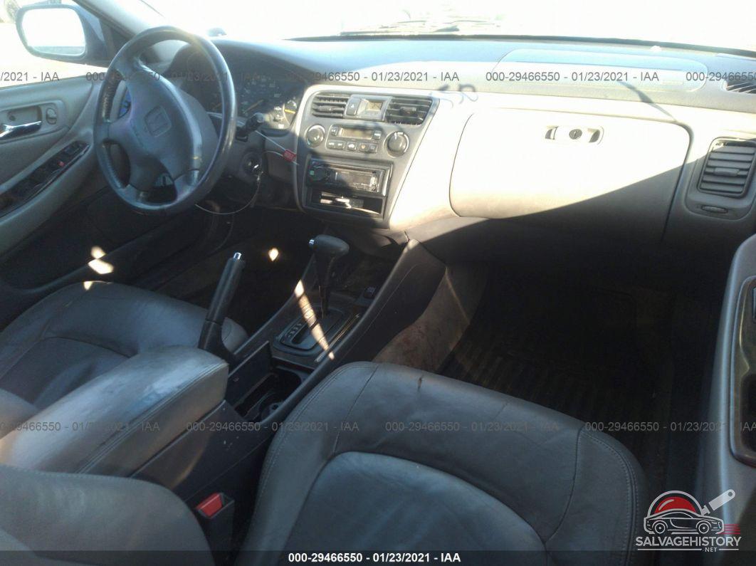 1HGCG1654XA028083 1999 HONDA ACCORD SDN photo no. 5
